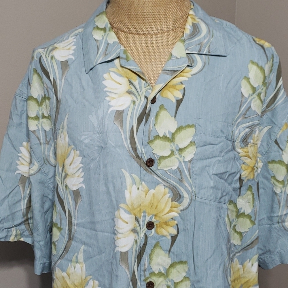 Tommy bahama blue yellow floral Hawaiian silk